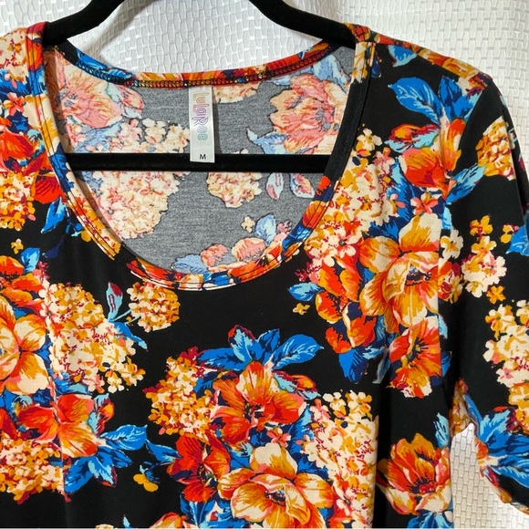 Lularoe Perfect Tee - Picture 2 of 2